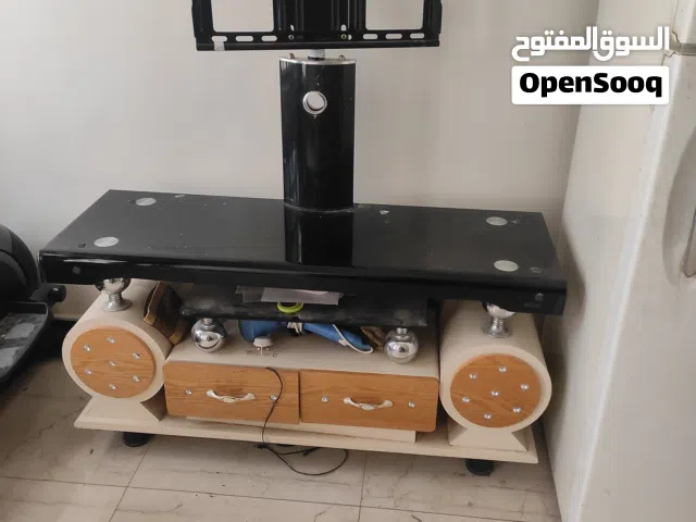 ميز تلفزيون للبيع