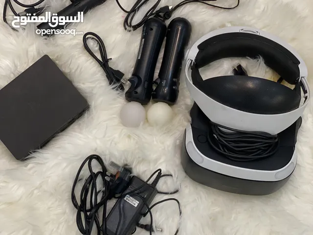 VR PS4/5 في ار بليستيشن 4/5 للبيع مع جميع الملحقات الوجوده في للصور مع لعبتين يدعمن الفي ار