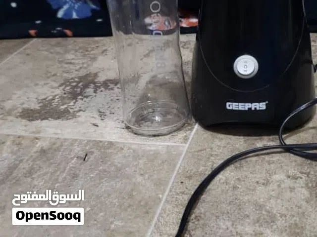 عصارة فواكه عادها جديد مااستخدمت ب7 الف ريال