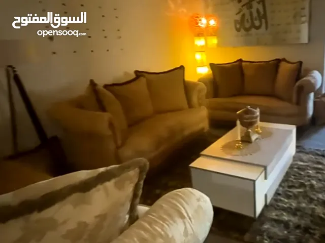 طقم زان سكب ولا عطل ولا خدش ولا مزع ولا اي عيبه