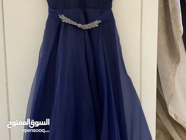 فستان لبسته مره وحده ونظيف