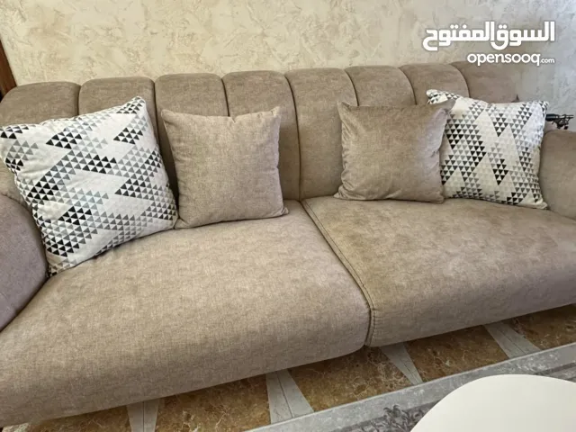 طقم كنب بحاله ممتازه