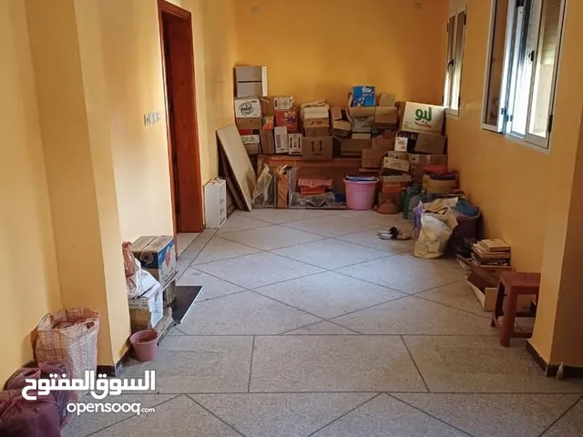 دار بحي تراست إنزكان مساحتها 74 م2 مُحفظة ولها واجهتان