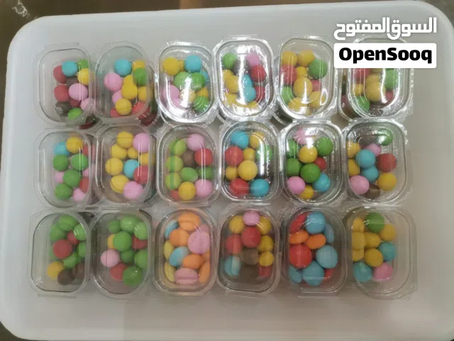 سوس وكرات شوكولاته للبيع بسعر ممتاز