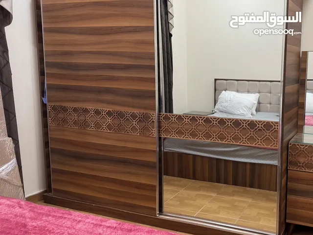 غرفه نوم كاملة نظيفة جداً