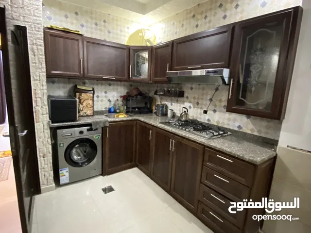 شقة مفروشة للإيجار في حي الجنوبي  مسجد علياء التل فوق مدرسة دار العلوم ستوديو