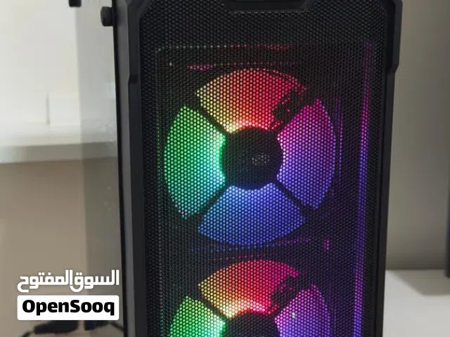 جهاز كمبيوتر مستعمل استعمال نظيف