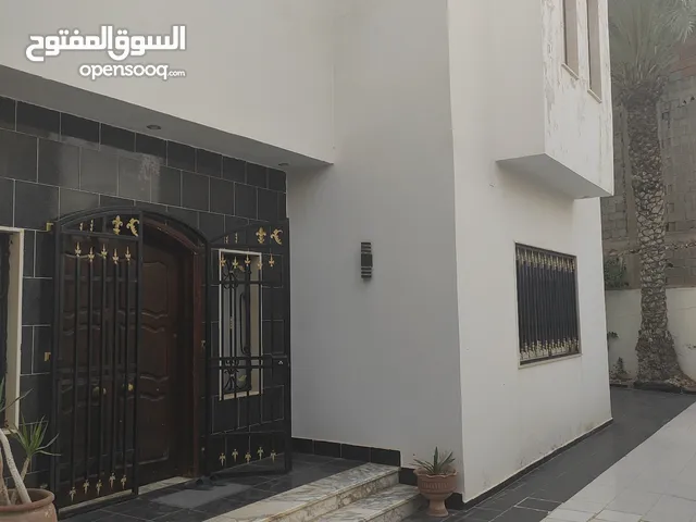 288 m2 More than 6 bedrooms Villa for Sale in Tripoli Souq Al-Juma'a