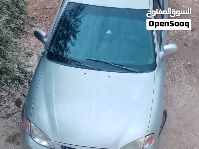 1999 هيونداي افانتي Limited