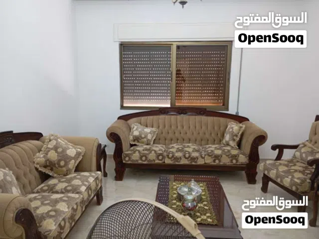 طقم كنب 7 مقاعد بحاله ممتازة