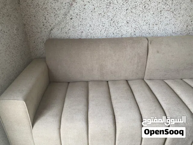 صالون للبيع