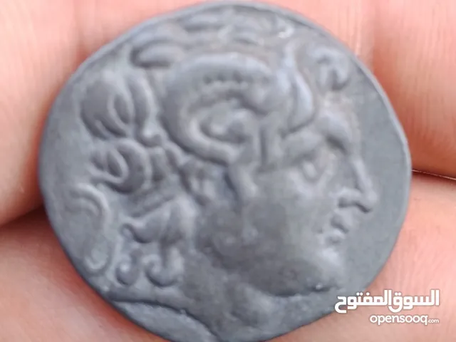 عملات معدنية قديمه و احجار نيزك للبيع