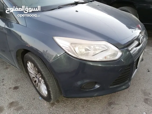 فورد فوكس بنزين بحاله فحص كامل ممتازه