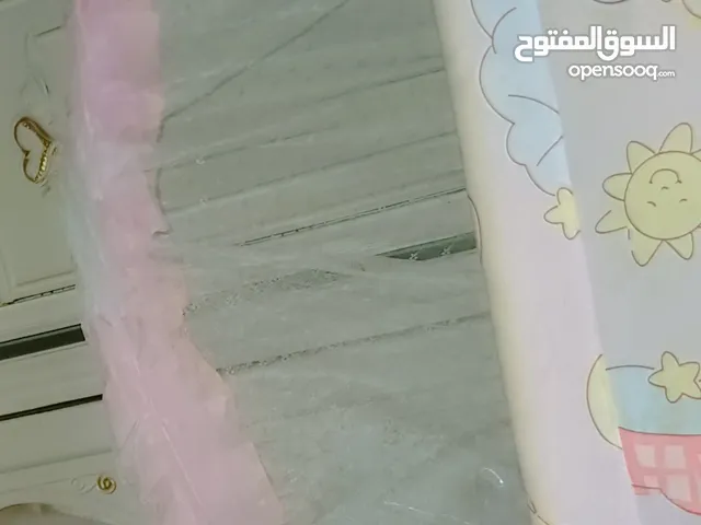 سرير اطفال للبيع استعمال قليل