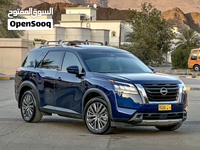Used Nissan Pathfinder in Al Dakhiliya