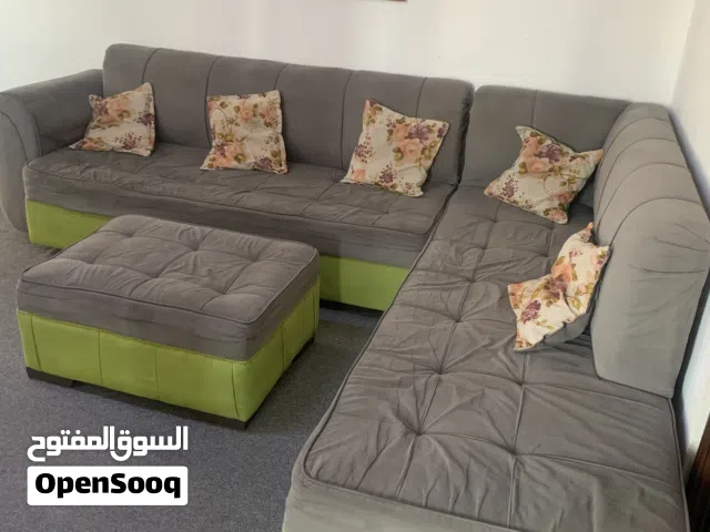 كورنر مع بفة للبيع