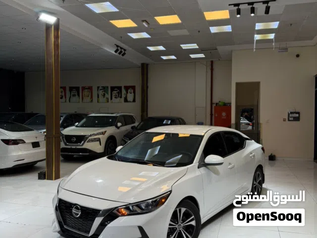 نيسان سنترا 2021 SV بحالة ممتازة  العزاوي موتورز لتجارة السيارات