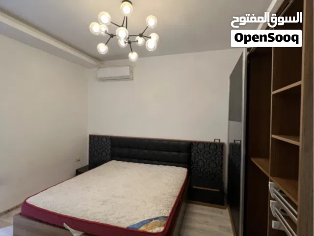 شقة مفروشة فرش راقي اطلالة بحرية سعر ممتاز جداً في افضل اماكن زاوية الدهماني