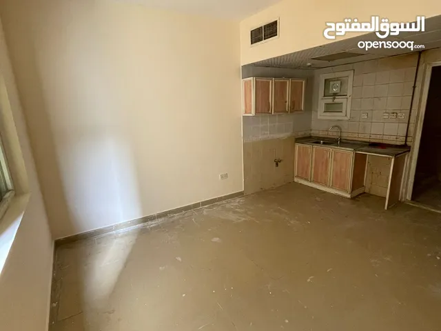 1100ft Studio Apartments for Rent in Sharjah Al Butina