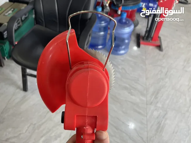 مقص أعشاب شحن