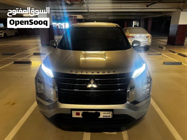 Mitsubishi Outlander 2023, Silver