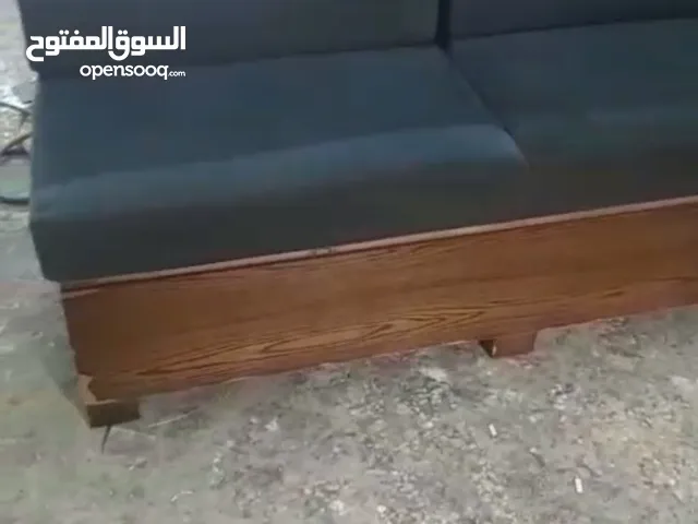 طقم كنب 8 مقاعد خشب لاتيه 18 بالكامل السعر 200 من الأخر موجود بماركا الشمالية لونه سكني