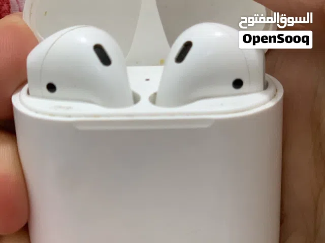 سماعة ابل الإصدار الثاني مستعمل بحالة جيدة