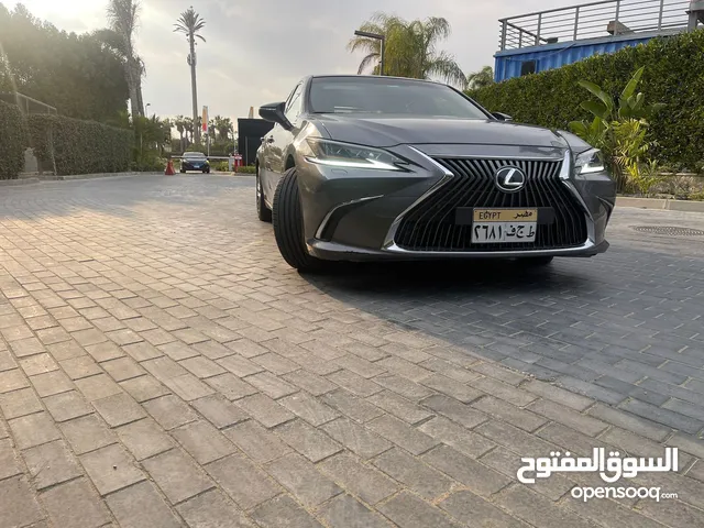 Lexus ES in Giza