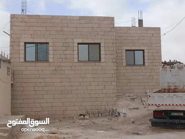 190 m2 5 Bedrooms Townhouse for Sale in Zarqa Al-Misfat st.