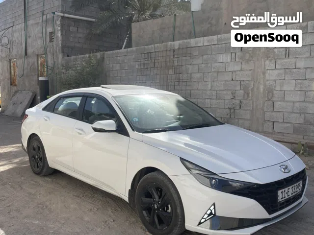 2023 Hyundai Elantra Standard