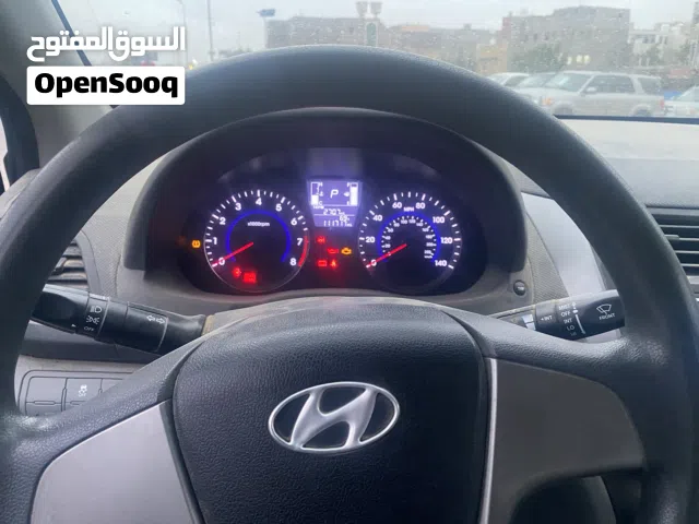 2012 Hyundai Accent Standard