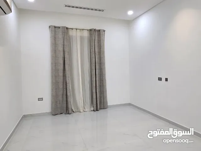 للإيجار غرفه و صاله مدخل خاص في منطقة شعبة الوطاه
