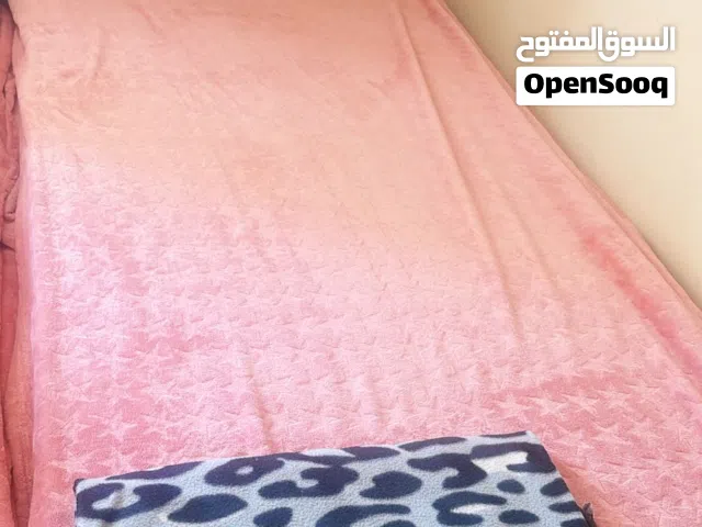 لسرعة البيع سرير نظيف وجديد