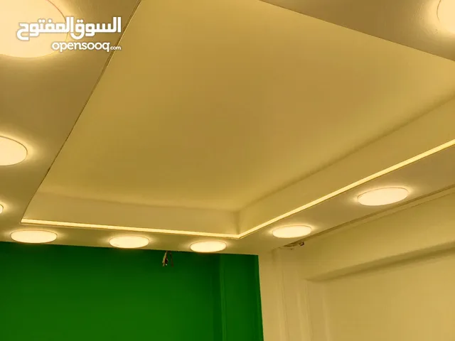 شغل نقاشة ديكورات بلاستيك لاكية وش نظافة علي اعلي مستوي