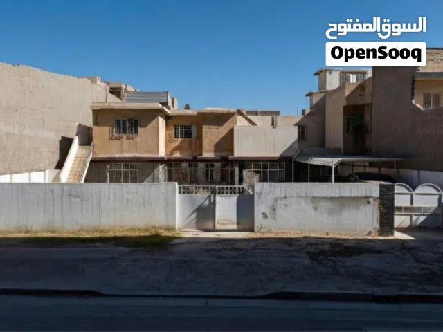 عقار للبيع بموقع مميز المساحة 415 م