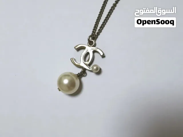 عقد شانيل بحاله ممتازه