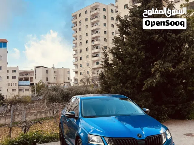 سكودا اكتافيا بنزين للبيع بسعر مميز او بدل