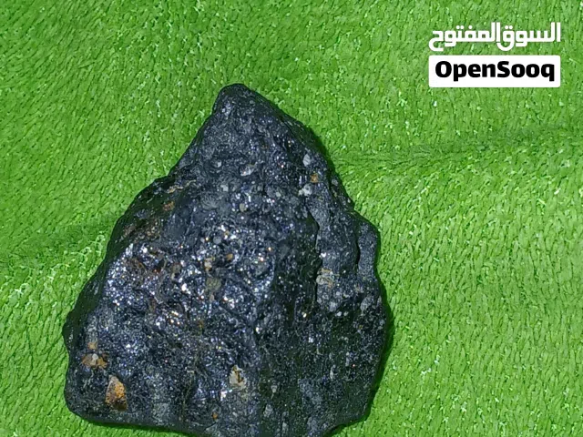 حجر كريم جميل