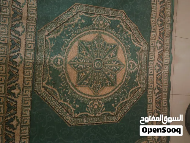 سجادتين  بحجم مناسب  وسط وصغير