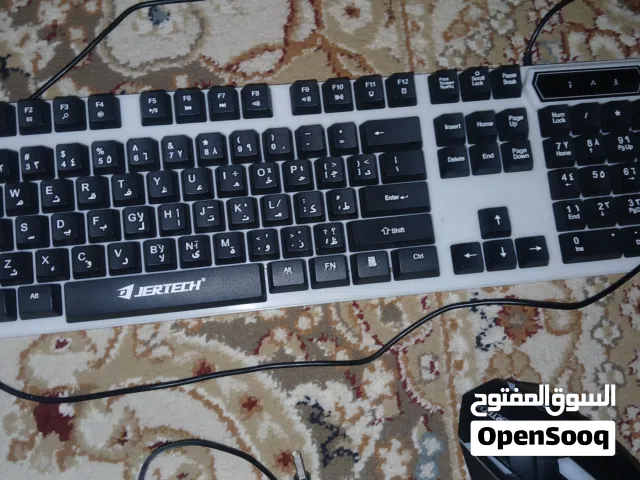 كيبورد للبيع ومعه ماوس