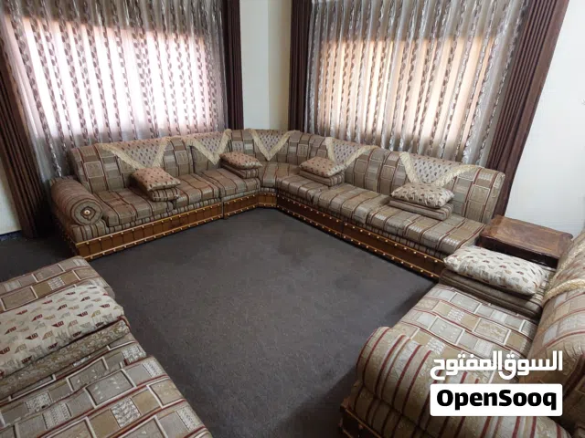 كورنر خليجي نظيف وبحالة الوكالة