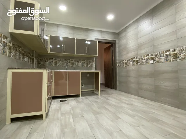 200 m2 3 Bedrooms Apartments for Rent in Hawally Jabriya