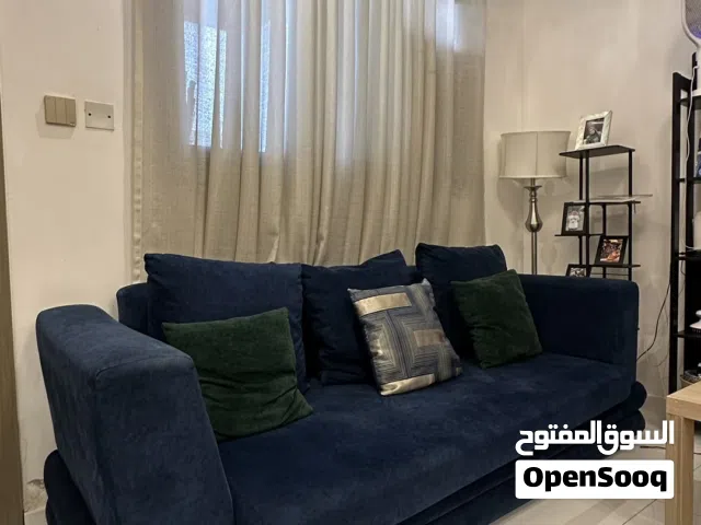 ثلاث كنبات مستعملة بحالة ممتازة