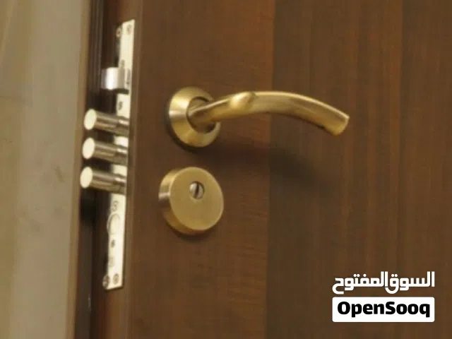 صيانه أبواب الأمان والخشب وفتح الأبواب المغلقة بدون أي ضرر تغيير سلندرات وزرافيل لجميع الأبواب