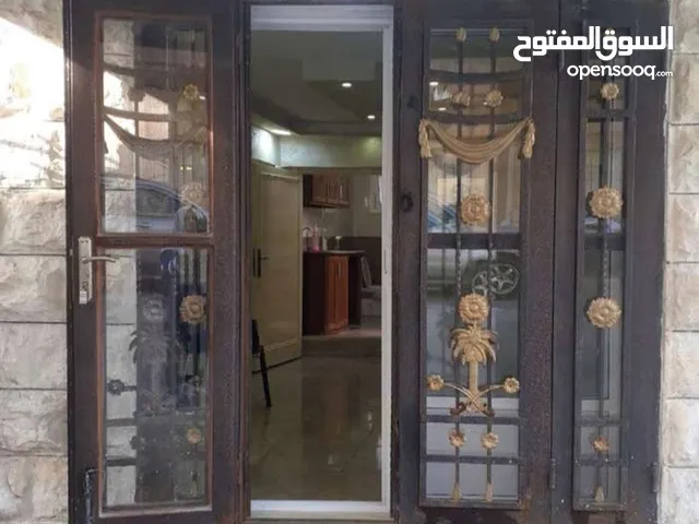 اربدمحل للايجار مع مطبخ وحمام او غرفة سكن