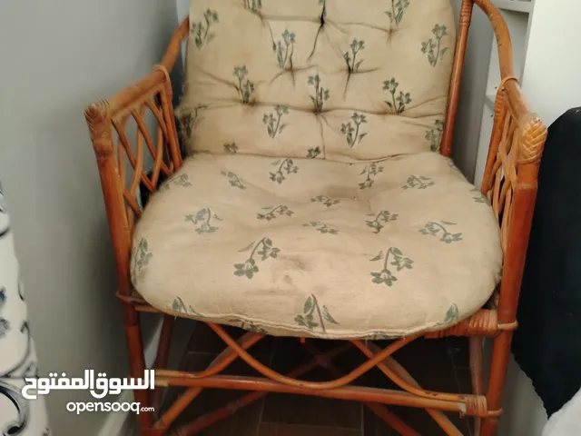 كرسيين اثنان مع طاوله خارجي خيزران