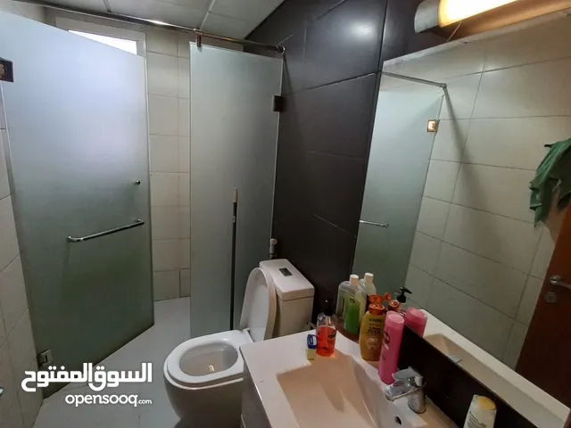 fully furnished flat spacious rooms to let ,located al hail north