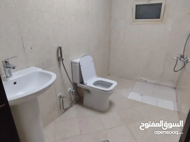 فيلا سكني تجاري بالروضة 3 تصلح لجميع النشاطات خمس غرف ماستر ومجلس وصالة 90 علي اربع دفعات