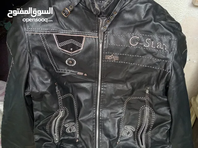سلام عليكم اقرأ اعلان كويس أكثر من 300 قطعه ملابس بحال وكاله مشكله بسعر مغري جدا