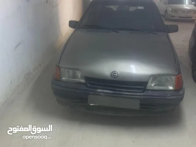 أوبل كادت ستيشن موديل ال 90